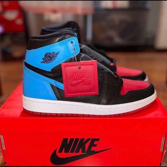 Women’s Air Jordan 1 “UNC to CHI” - Picture 2 of 5